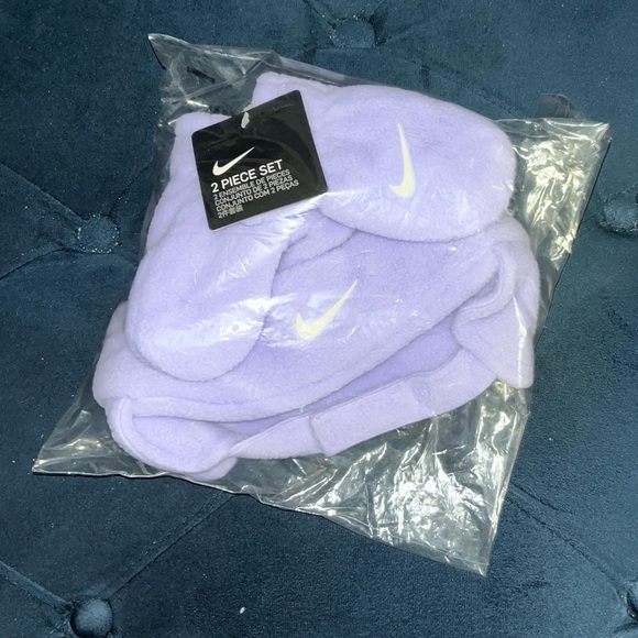 Nike infant trapper hat and mittens. Lavender - Picture 2 of 4